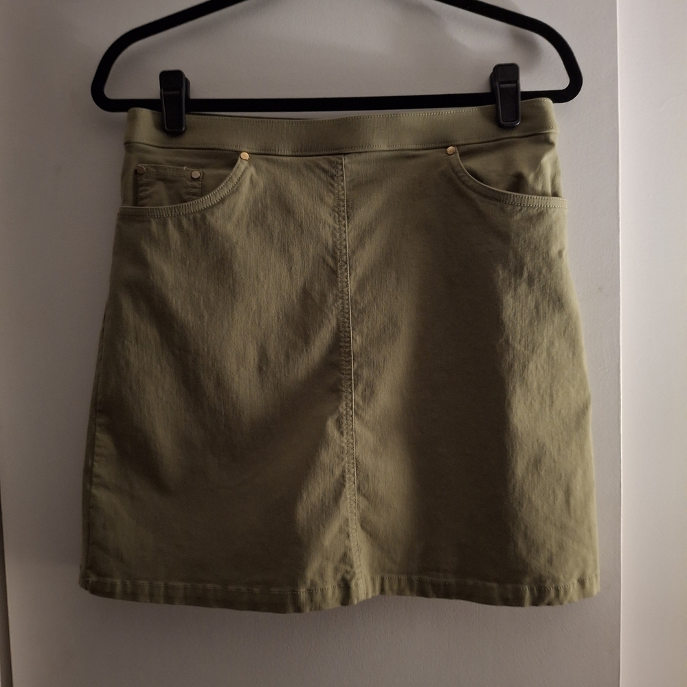 Hearts Of Palm Women's Olive Green Skorts